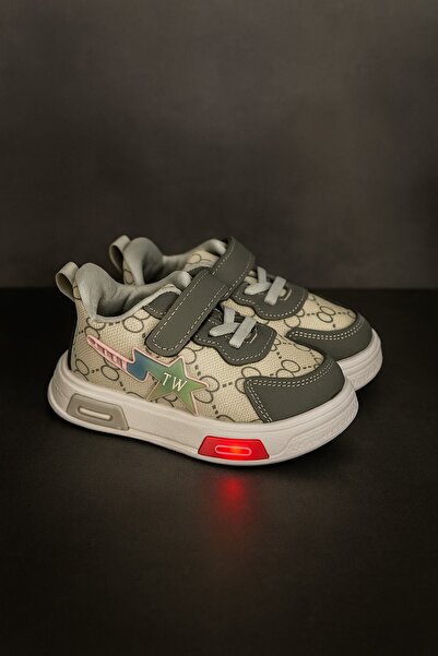 Superbaby Супер сладки светещи маратонки