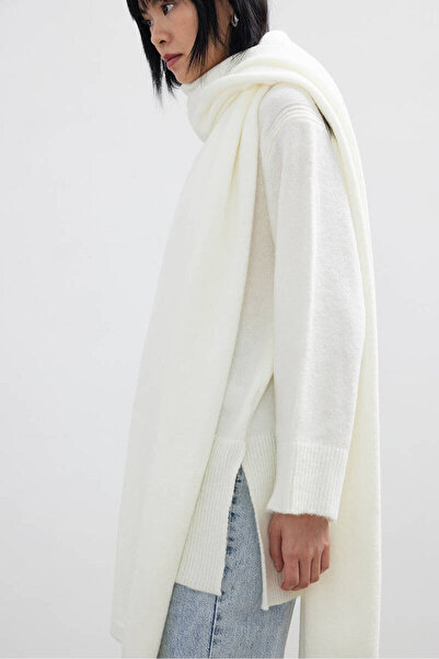 BE BLUE Ecru Soft Scarf