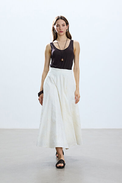 BE BLUE Ecru Embroidery Detailed Skirt