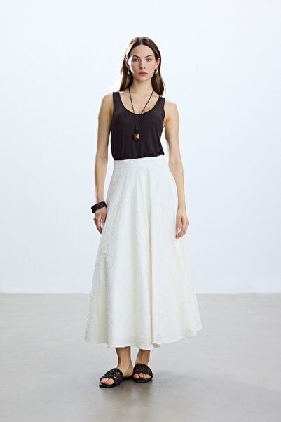 BE BLUE Ecru Embroidery Detailed Skirt