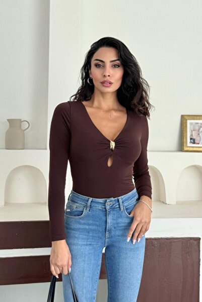 Safgiyim44 V-Neck Buckle Detailed Blouse