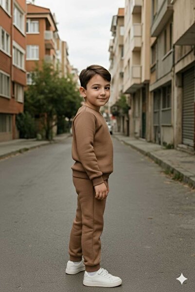 DUBLİNO KİDS ДЕТСКИ ТРИЧЕТЕН ПЛЕТЕН КОМПЛЕКТ ЗА МОМЧЕТА И МОМИЧЕТА С КЪСА РЪКАВНА БУЗА И ПАНТАЛОНИ С ЕЛАСТИЧНИ МАНШЕТИ