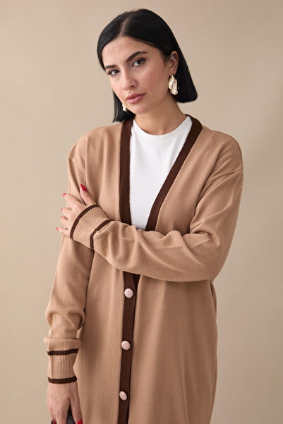 InStyle Дълга камилска трикотажна жилетка с детайли на райета