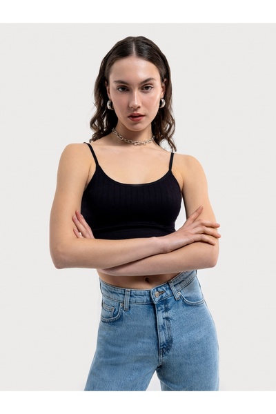 Loft Crop Female Athlete