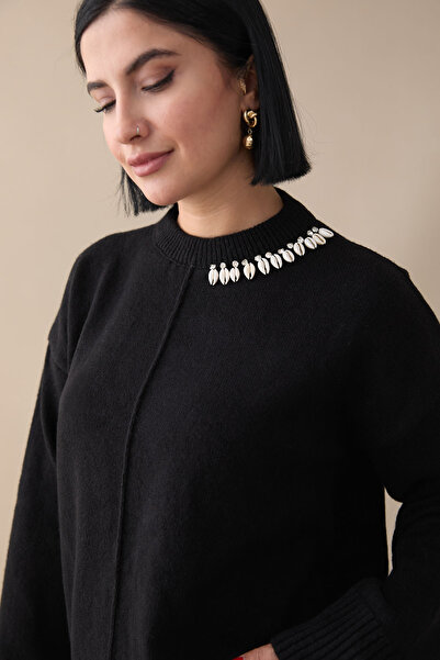 InStyle Πλεκτό πουλόβερ με λεπτομέρεια από μαύρη πέτρα