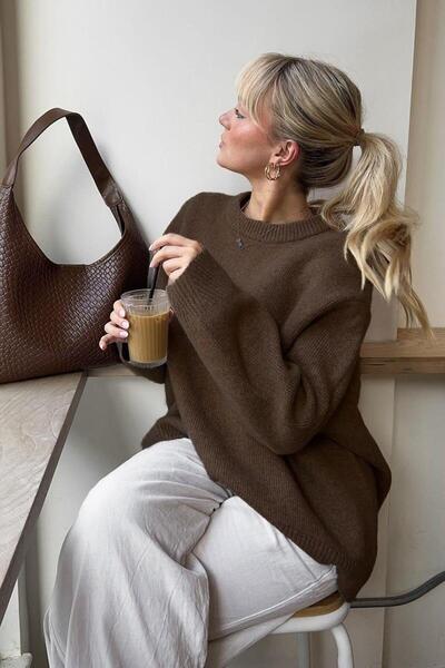 Seeh Pulover tricotat maro cu guler rotund supradimensionat SH173