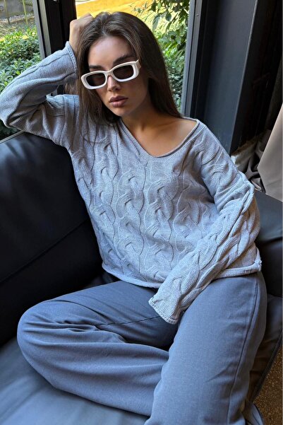 Madmext Gri V Yaka Örgü Desen Oversize Kadın Kazak Mg2519