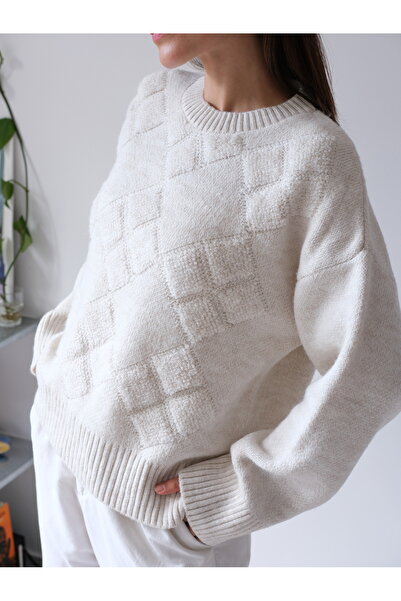Butik Una Fiaba-Ekru Oversize Women's Crew Neck Soft Textured Argyle Pattern Knit Sweater