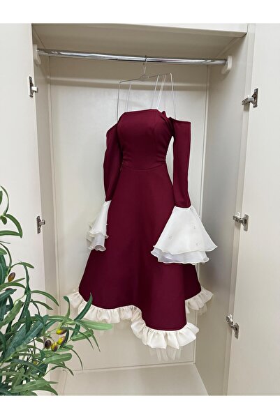 JOUNGIER Short dress with long sleeves and elegant sleeves
