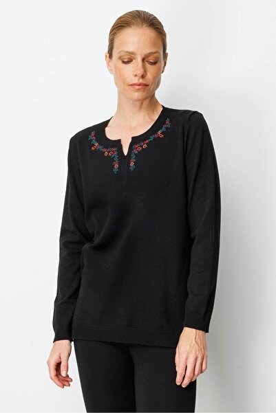 Desen Triko Women's Crew Neck Floral Embroidered Blouse Black