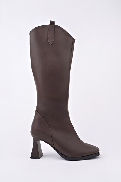 MUGGO Astoria Blunt Toe Side Zipper Heeled Women's Boots