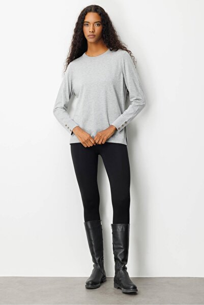 Desen Triko Women's Crew Neck Slit Side Buttoned Blouse Gray