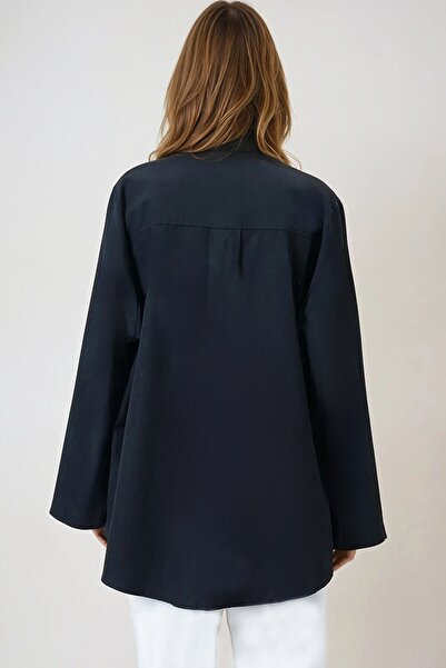 VAGGON Women's Navy Blue Single Pocket Spanish Sleeve Oversize Shirt Vs01016