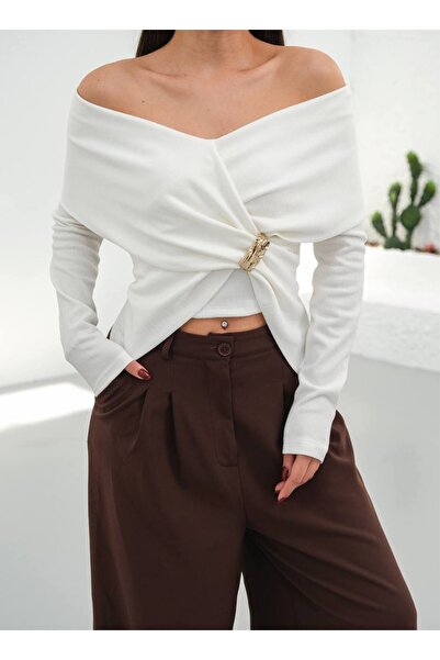 Butik Beyza Madonna Collar Blouse with Metal Accessory Detail