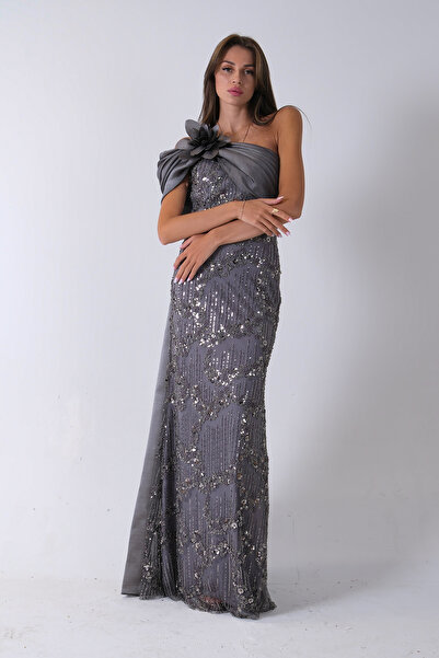 Feminist Çiçek Detaylı Pul Boncuk İşlemeli Kuyruklu Abiye Gri 9705650