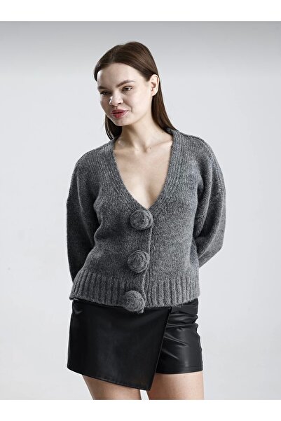 Butik Kadın Gül Detaylı Akrilik Triko Hırka Gri