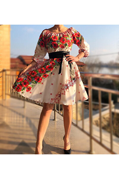 Ie Traditionala Traditional dress stylized with poppies