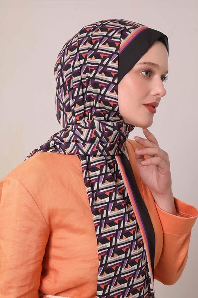 Levidor Black Zigzag Pattern Club Shawl