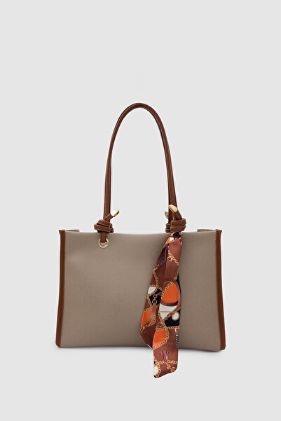 Wuclo حقيبة كتف مستطيلة الشكل من إيفورا بتفاصيل وشاح وحزام مربوط باللون البني الفاتح