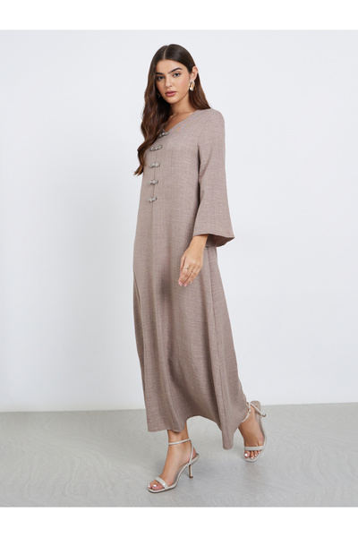 Styli جلابية ماكسي بنية اللون مع تفاصيل أزرار