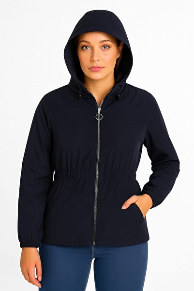 enmodaiçgiyim Γυναικεία αδιάβροχη καμπαρντίνα σε μπλε ναυτικό χρώμα |   Μπουφάν με κουκούλα με λεπτομέρεια με κορδόνια – Δύο τσέπες