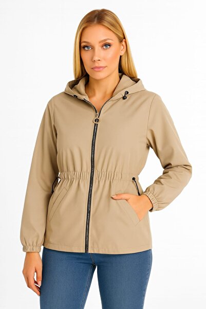 enmodaiçgiyim Bej Su Geçirmez Kadın Trençkot | Astarlı Kapüşonlu Büzgü Detaylı Yağmurluk Ceket–İki Cepli Şıklık
