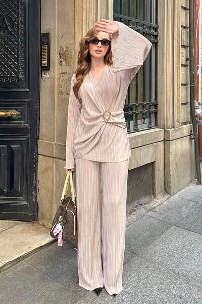 Elbee Fashion Woman Buckle Detailed Pleated Suit