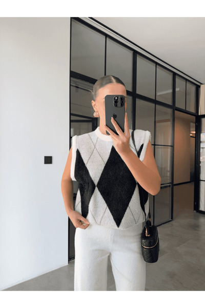 BB Bensu Buyruk Plush Textured Black Baklava Patterned Sweater