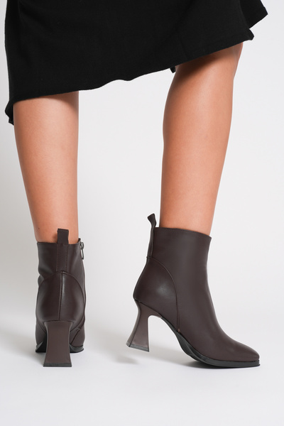 Lolita Love Shoes Кери Битър кафе ботуши с остри върхове за жени