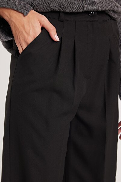Tudors Kadın Regular Fit Klasik Kesim Yüksel Bel Geniş Paça Siyah Pantolon