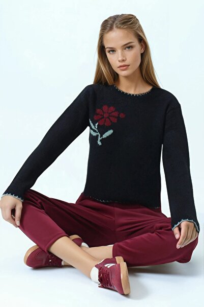 VAGGON Γυναικεία μαύρη πλεκτή ζακέτα με λεπτομέρεια λουλουδιών Vs01065