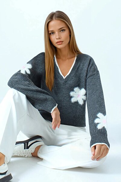 VAGGON Women's Gray Floral Detailed V-Neck Tasseled Knitwear Sweater Vs01054