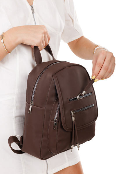 Adelina Bags Γυναικείο σακίδιο πλάτης με κάλυμμα και λεπτομέρεια με φερμουάρ