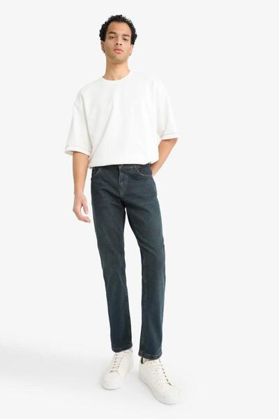 DeFacto Pedro Slim Fit Narrow Fit Regular Waist Narrow Leg Jeans (25 Au)