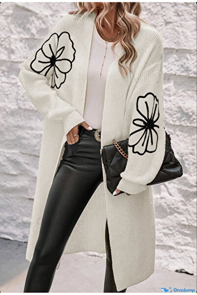 Star Fashion Women's knitted cardigan, elegant, with gold brooch accessory for closure