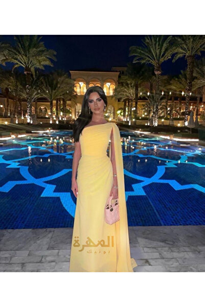 Al Mahra Boutique Light yellow evening dress, elegant and soft cut