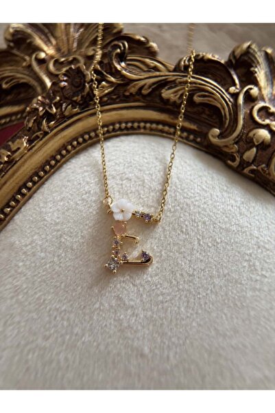 H&B DesignStore Çelik Çiçek Detaylı E Harfli Kolye