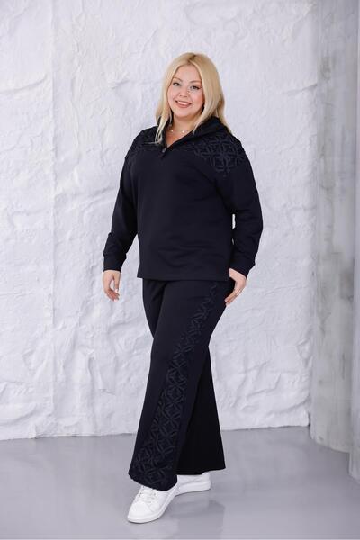 Siyezen Plus Size Embossed Floral Detailed Modal Fabric Suit