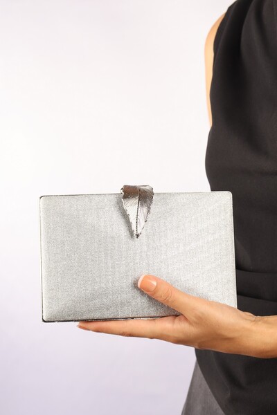 weem bag Elysara Eb0713 |   Pearl Shiny Leaf Curl Evening Dress Bag