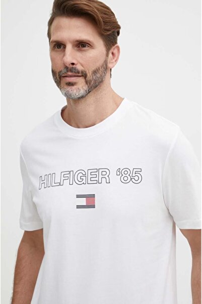Tommy Hilfiger Men's Chest Print Logo T-Shirt
