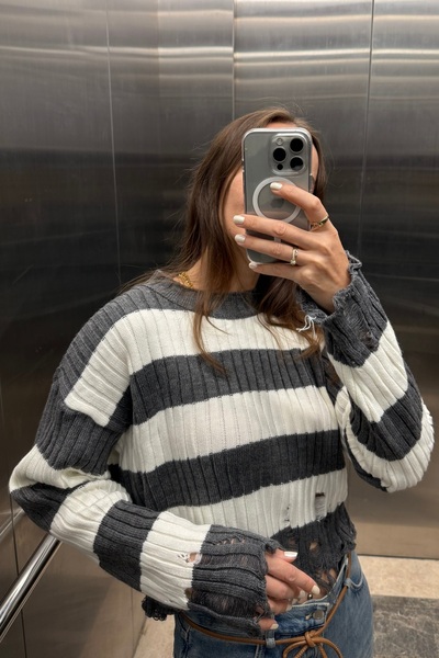 Noi Belis Flowy Detailed Crop Length Color Block Knitwear Sweater Aw25Kz0035