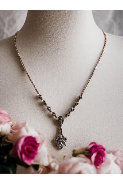 FAYRA ACCESSORIES Kristal Taşlı Yaprak Figürlü Su Yolu Zincirli Kolye