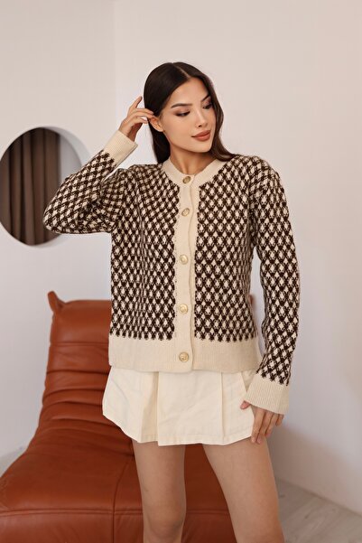 AURRARİ Women's Beige Brown Crew Neck Gold Button Detailed Patterned Knitwear Cardigan