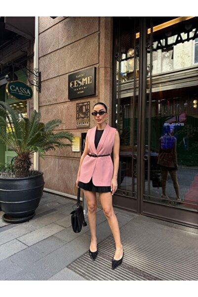 buqre's moda Elegant Oversize Vest with Gold Buckle Belt