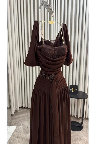 NALA FASHION The dress is suitable for formal occasions and evening parties and reflects a refined taste in design.