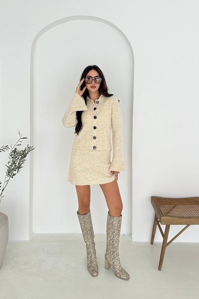 Noi Belis Βασικό σετ πλεκτών ενδυμάτων με λεπτομέρεια πλεκτού με λαιμόκοψη πό...