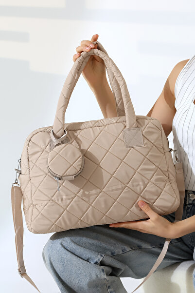 BALANZ Μπεζ γυναικεία τσάντα με καπιτονέ σχέδιο από ύφασμα πουφ μεγάλου μεγέθους με λεπτομέρεια μίνι πορτοφολιού Τσάντα ώμου και χεριού