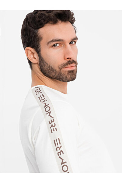 OMBRE Ανδρικό βαμβακερό μακρυμάνικο μπλουζάκι με λαιμόκοψη U, ριγέ σχέδιο και τύπωμα στο στήθος - λευκό V3 OM-LSCL-0127 M