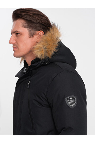 OMBRE Pánská zimní bunda Alaskan s odnímatelnou kožešinou z kapuce - černá V2 OM-JALJ-0148