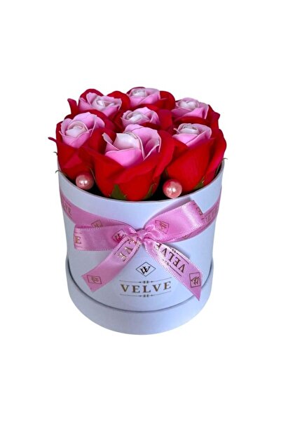 velve Aranjament floral Glamour Double Color, cutie rotunda cu 7 trandafiri s...